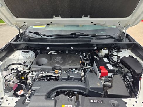Used 2025 Toyota RAV4 XLE w/ Convenience Package FWD image 32