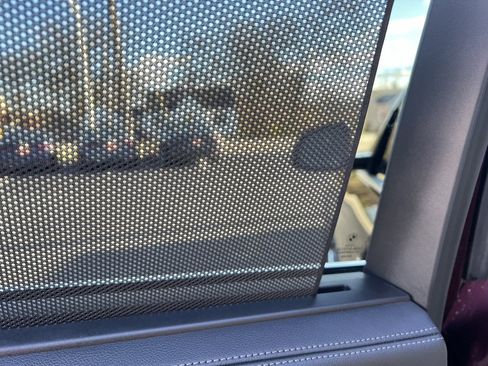 Used 2020 BMW X5 xDrive40i w/ Executive Package image 32