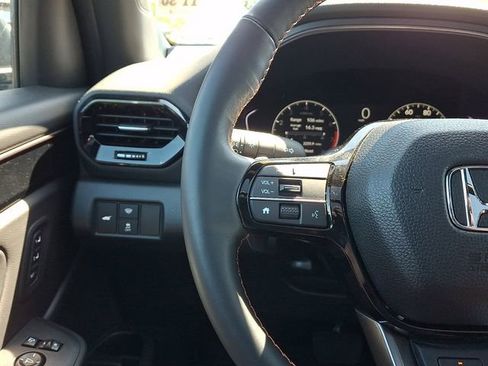 Used 2025 Honda Pilot TrailSport image 20