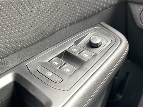 New 2026 Volkswagen Atlas Cross Sport SE image 17