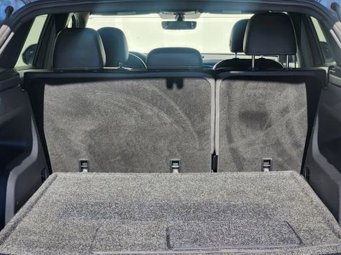 Used 2022 Volkswagen Atlas Cross Sport SE image 18