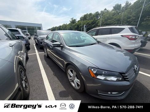 Used 2015 Volkswagen Passat TDI SE FWD image 16