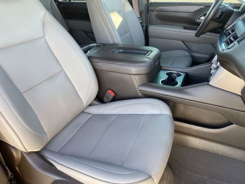 Used 2023 GMC Yukon XL SLT image 29