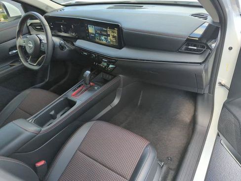 Certified 2025 Nissan Kicks SR FWD image 22