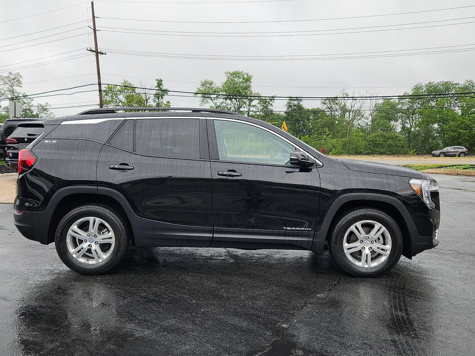 Used 2024 GMC Terrain SLE w/ Driver Convenience Package AWD/4WD image 7