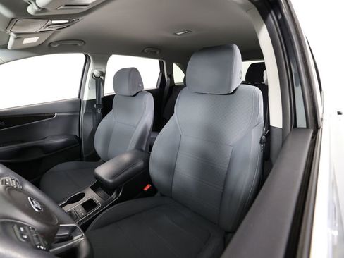 Used 2017 Kia Sorento LX image 11