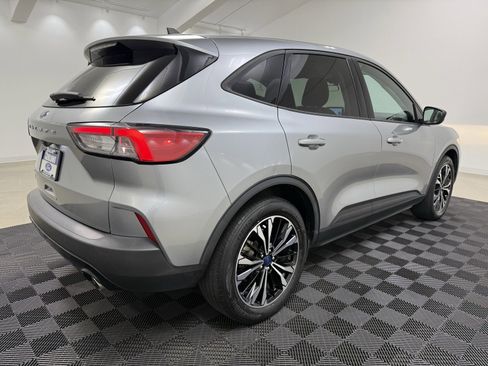 Used 2021 Ford Escape SE w/ SE Sport Appearance Package image 7