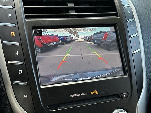 Used 2018 Lincoln MKC Select w/ Select Plus Package FWD image 19