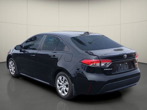 Used 2022 Toyota Corolla LE FWD image 5