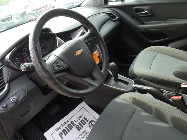 Used 2020 Chevrolet Trax LS w/ Tint and Cruise Package FWD image 12