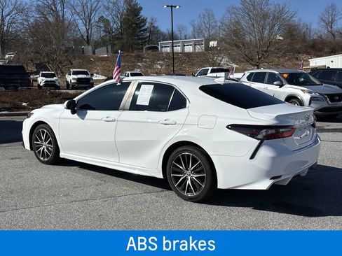 Used 2022 Toyota Camry SE image 7