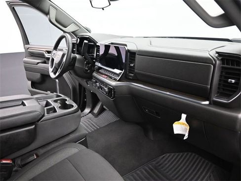 Used 2024 Chevrolet Silverado 2500 LT w/ Z71 Off-Road Package image 22