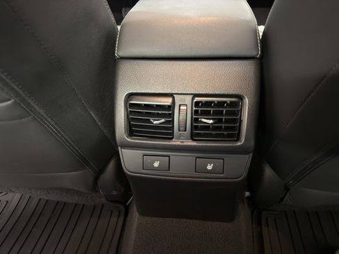 Used 2016 Subaru Legacy 3.6R Limited image 25