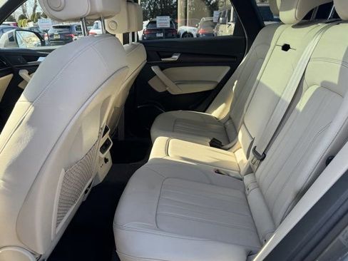 Used 2023 Audi Q5 2.0T Premium w/ Convenience Package AWD/4WD image 34