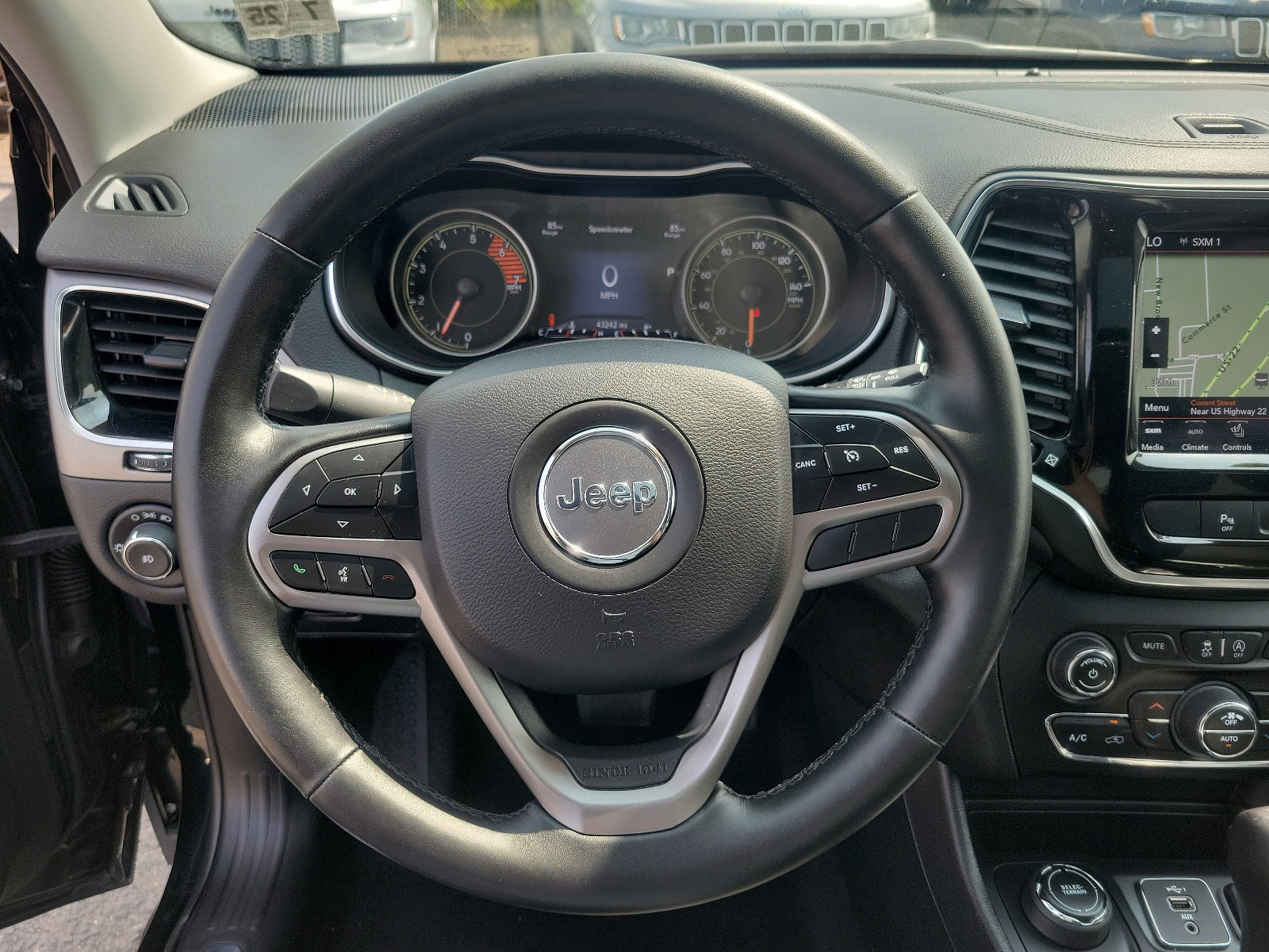 Used 2020 Jeep Cherokee Limited AWD/4WD image 20