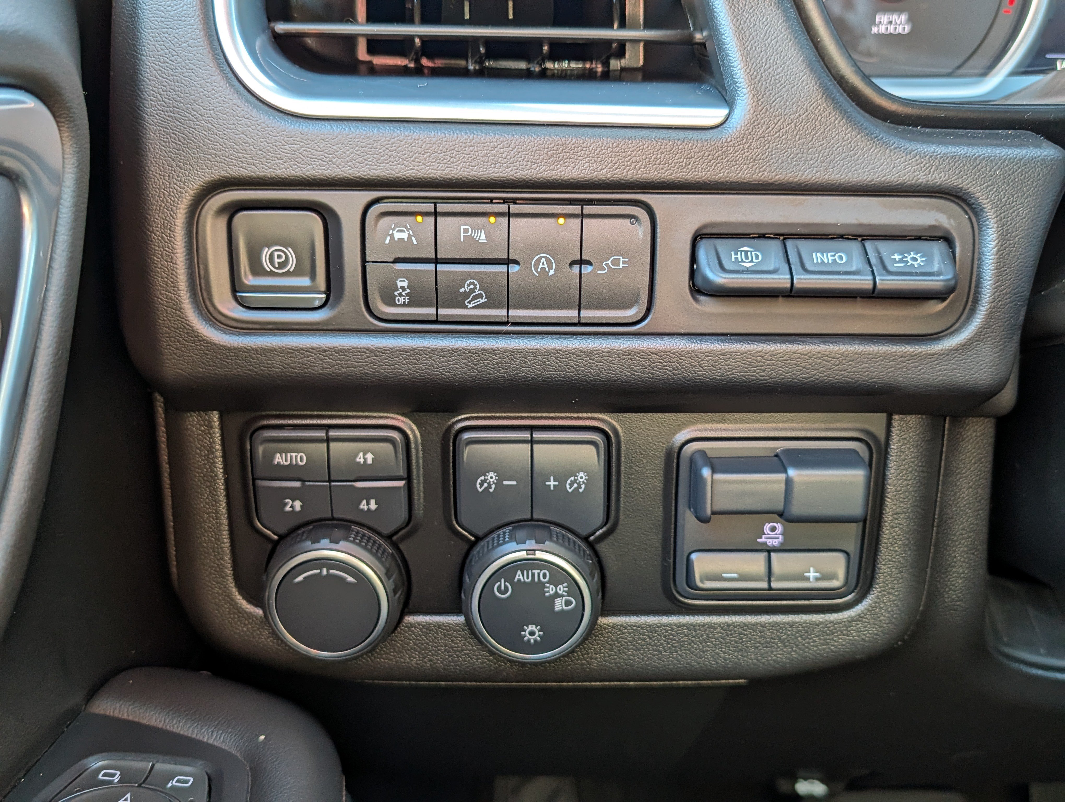 Used 2021 Chevrolet Suburban High Country w/ Premium Package AWD/4WD image 26