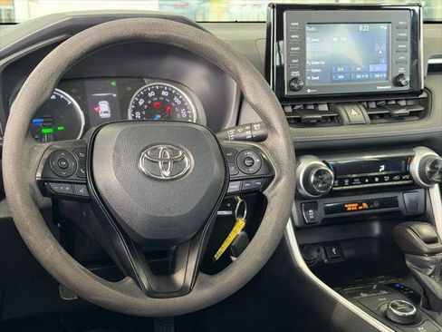 Certified 2022 Toyota RAV4 LE AWD/4WD image 29