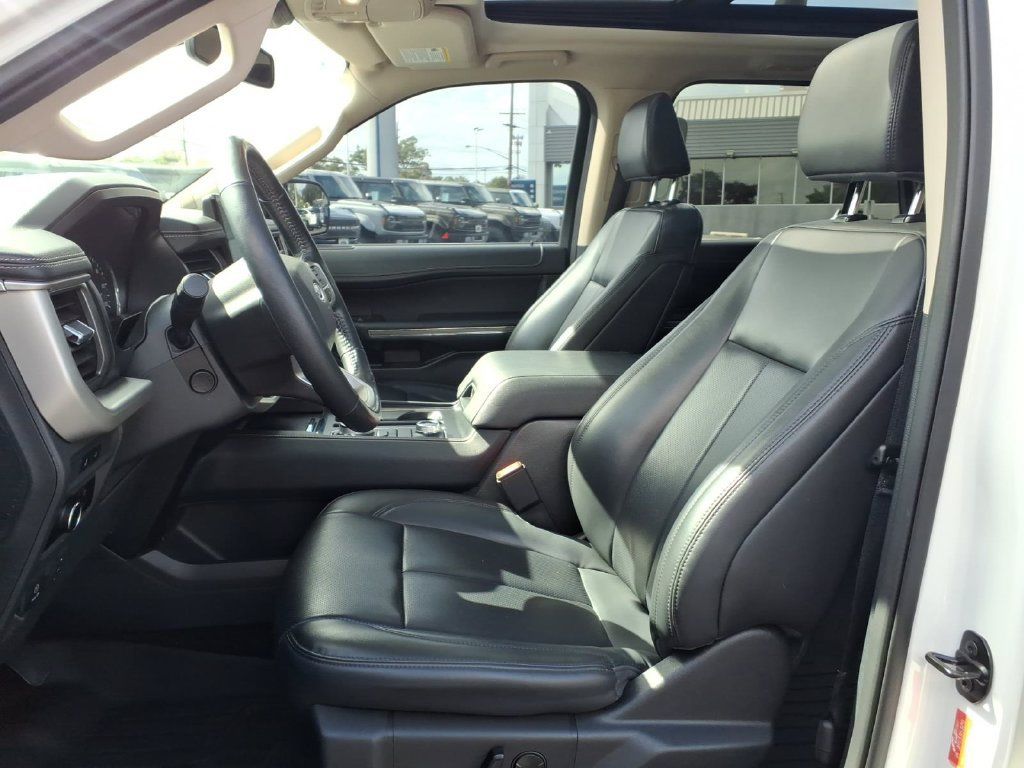 Used 2023 Ford Expedition XLT AWD/4WD image 18