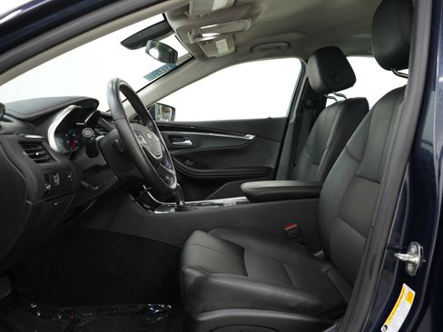 Used 2018 Chevrolet Impala LT FWD image 21