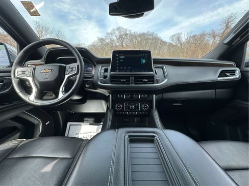 Used 2024 Chevrolet Suburban Premier AWD/4WD image 27