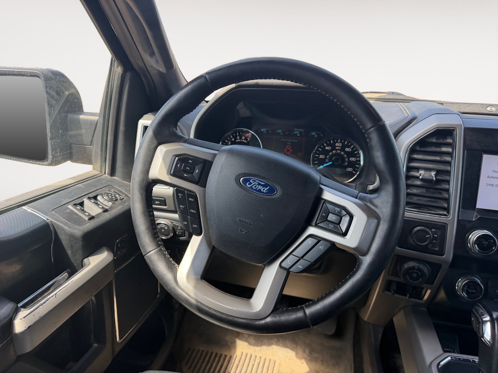 Used 2019 Ford F150 Lariat w/ Equipment Group 502A Luxury AWD/4WD image 12