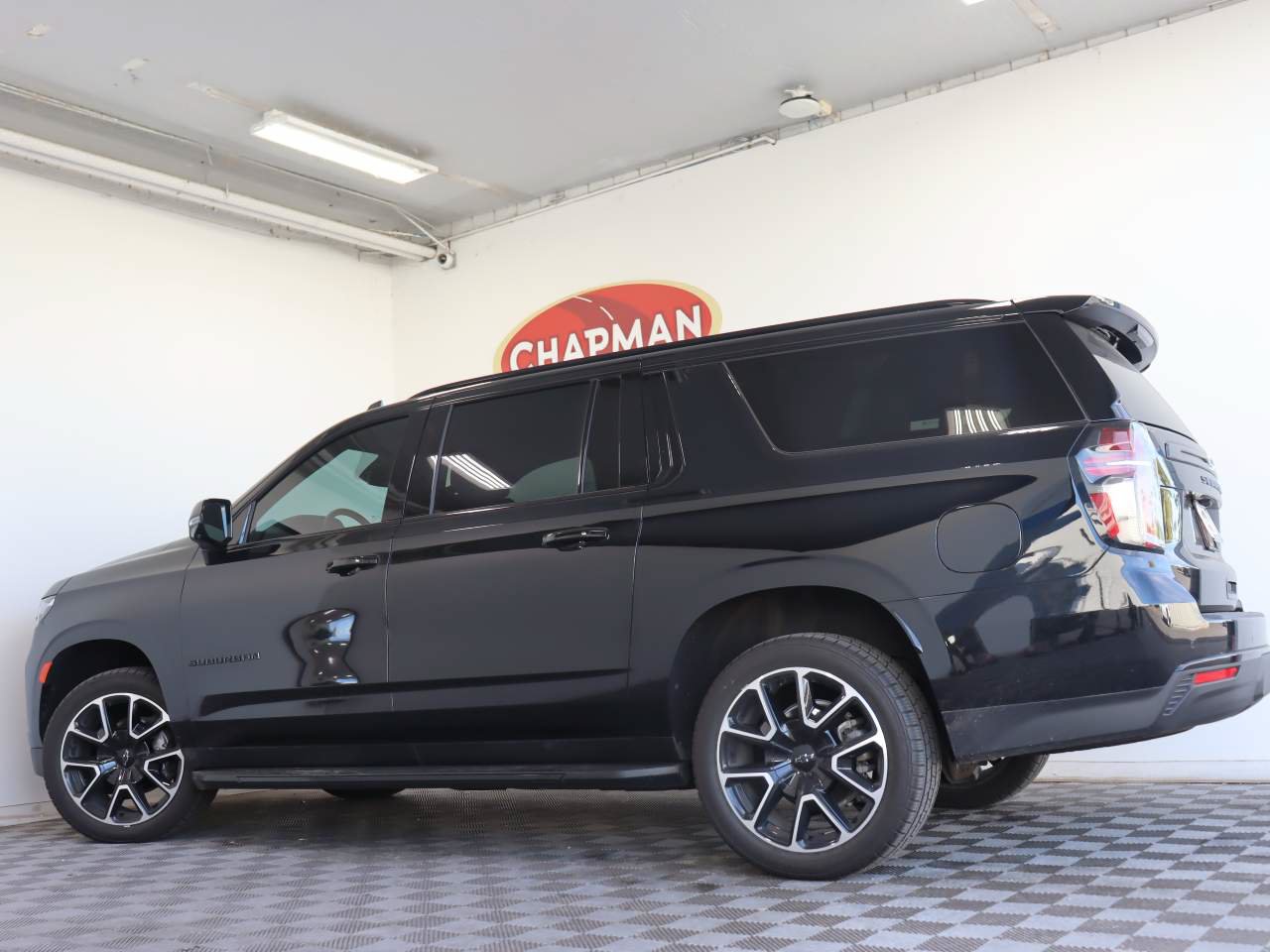 Certified 2023 Chevrolet Suburban RST w/ Luxury Package AWD/4WD image 3