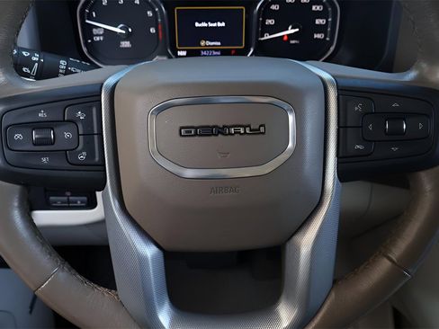 Used 2021 GMC Yukon Denali w/ Denali Ultimate Package image 18