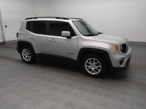 Used 2020 Jeep Renegade Latitude FWD image 11