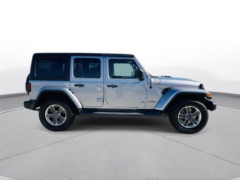 Used 2019 Jeep Wrangler Unlimited Sahara image 33