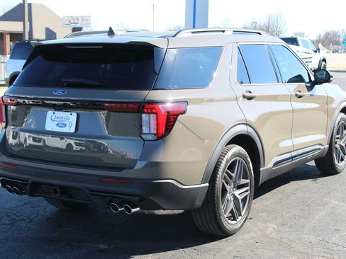 New 2026 Ford Explorer ST w/ Sun And Sound Package image 8