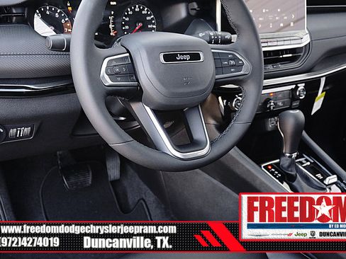 New 2026 Jeep Compass Latitude image 26