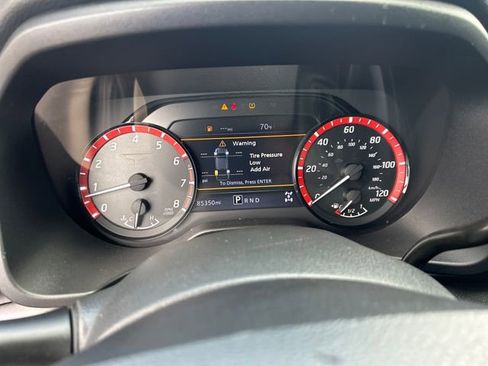 Used 2021 Nissan Titan PRO-4X w/ Pro-4x Convenience Package image 16