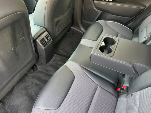 Used 2022 Kia Niro EX image 12