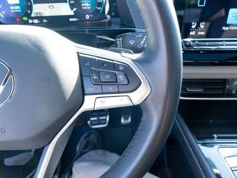 Certified 2024 Volkswagen Atlas Cross Sport SEL R-Line image 25