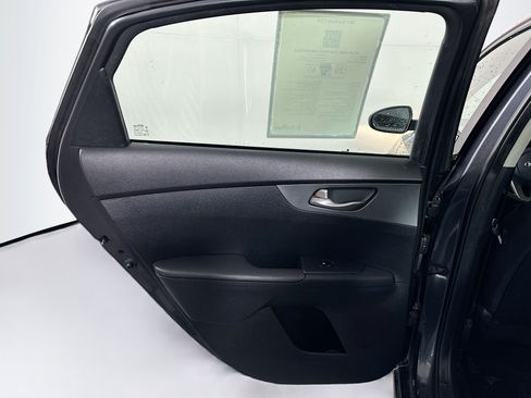 Used 2021 Kia Forte LXS FWD image 25