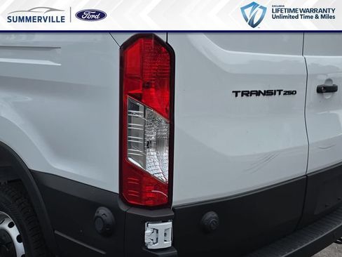 New 2026 Ford Transit 250 148 Medium Roof RWD image 33