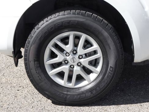 Used 2016 Nissan Frontier SV image 39