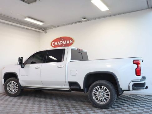 Used 2023 Chevrolet Silverado 2500 High Country AWD/4WD image 3