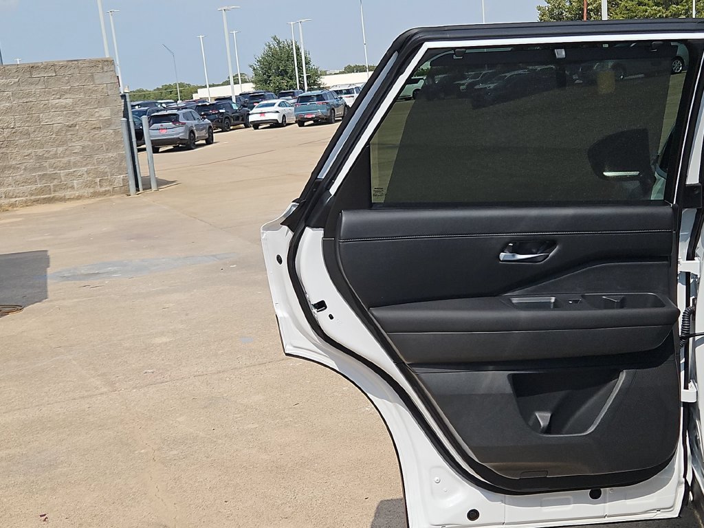 New 2026 Nissan Pathfinder SL FWD image 19