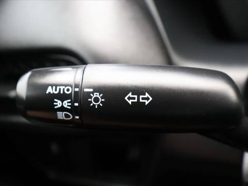 Used 2025 Honda HR-V LX image 14