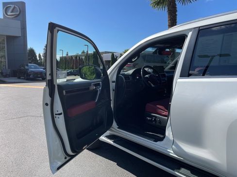 Certified 2023 Lexus GX 460 Premium w/ Premium Package AWD/4WD image 10