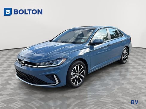 Used 2025 Volkswagen Jetta SE w/ Sunroof Package image 1