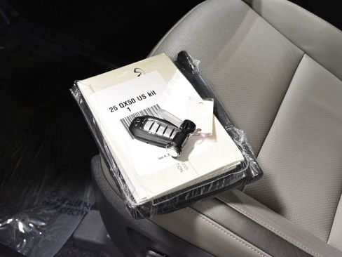 Certified 2025 INFINITI QX50 Luxe image 39