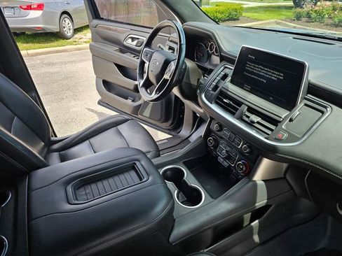 Used 2021 Chevrolet Suburban Z71 w/ Z71 Signature Package AWD/4WD image 23