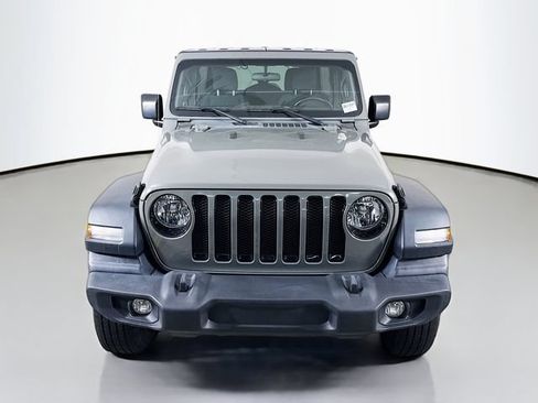 Used 2022 Jeep Wrangler Unlimited Sport AWD/4WD image 2