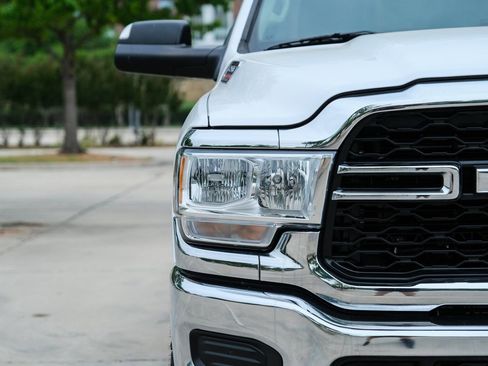 Used 2020 RAM 2500 Tradesman w/ Chrome Appearance Group image 5