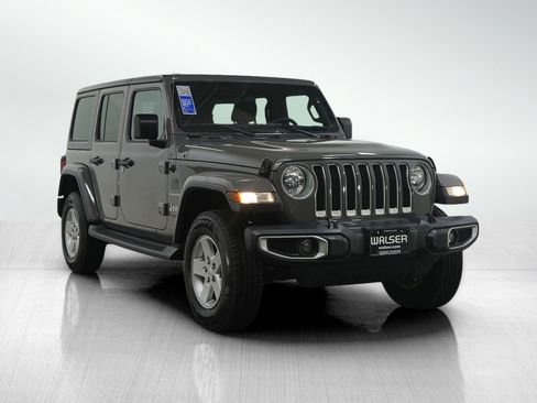 Used 2018 Jeep Wrangler Unlimited Sahara w/ Cold Weather Group image 7