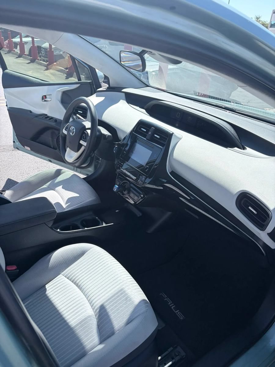 Used 2017 Toyota Prius Two w/ Carpet Mat Package FWD image 20