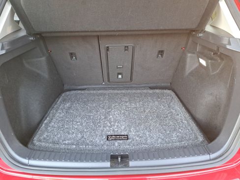 Used 2024 Volkswagen Taos SE image 12