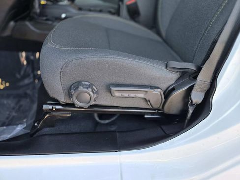 Used 2025 Jeep Wrangler Unlimited Sahara image 37